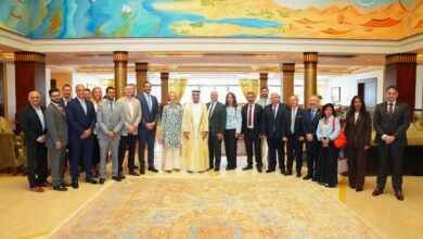 سعود بن صقر يشهد توقيع مذكرة تفاهم بين "راكز" وغرفة التجارة الأمريكية في دبي