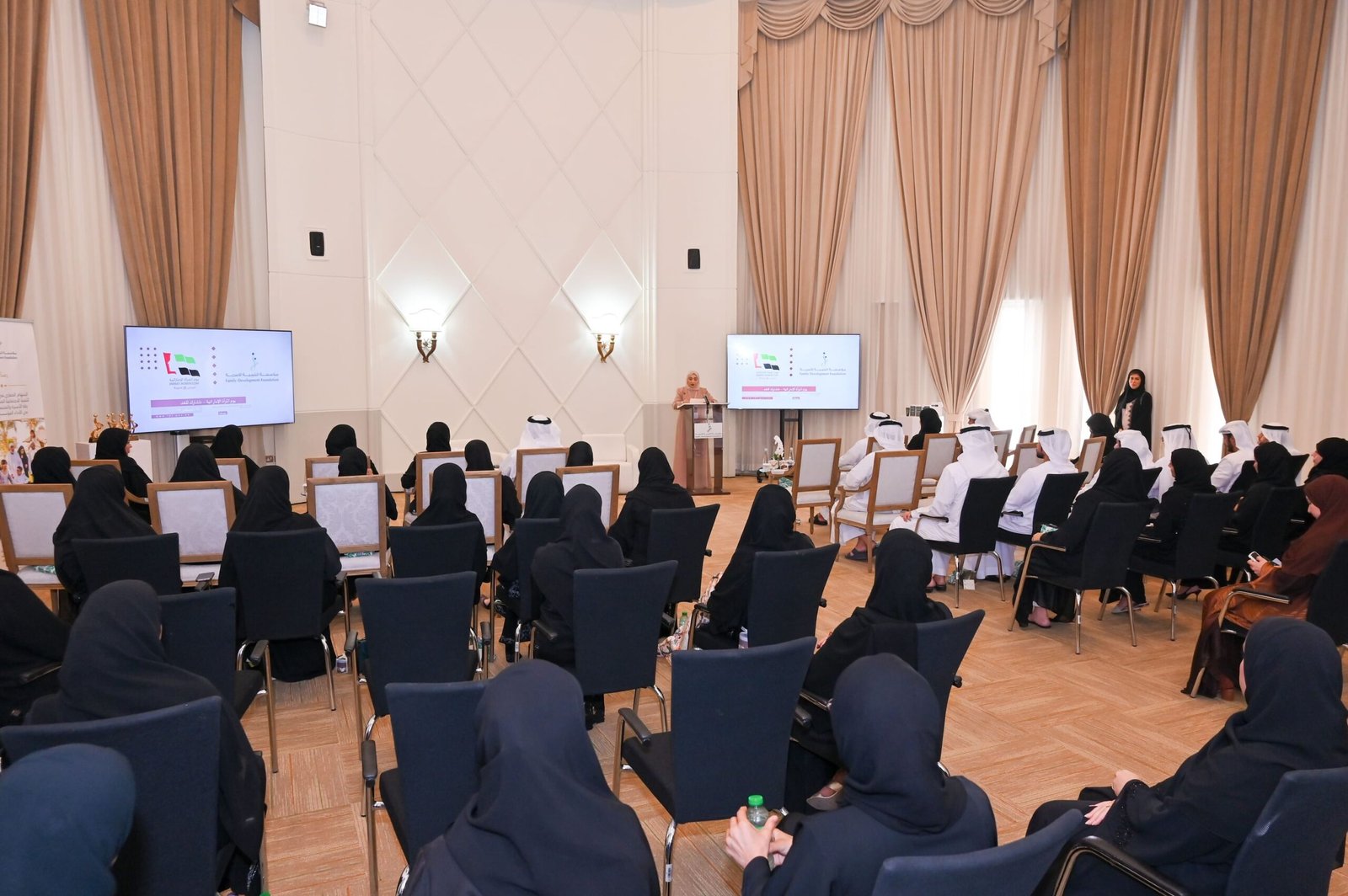 "التنمية الأسرية" تحتفي بيوم المرأة الإماراتية 1 "التنمية الأسرية" تحتفي بيوم المرأة الإماراتية