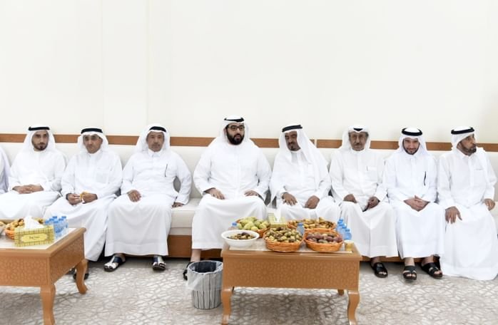 ولي عهد أم القيوين يقدم واجب العزاء بوفاة هيا بنت سعد الخرجي