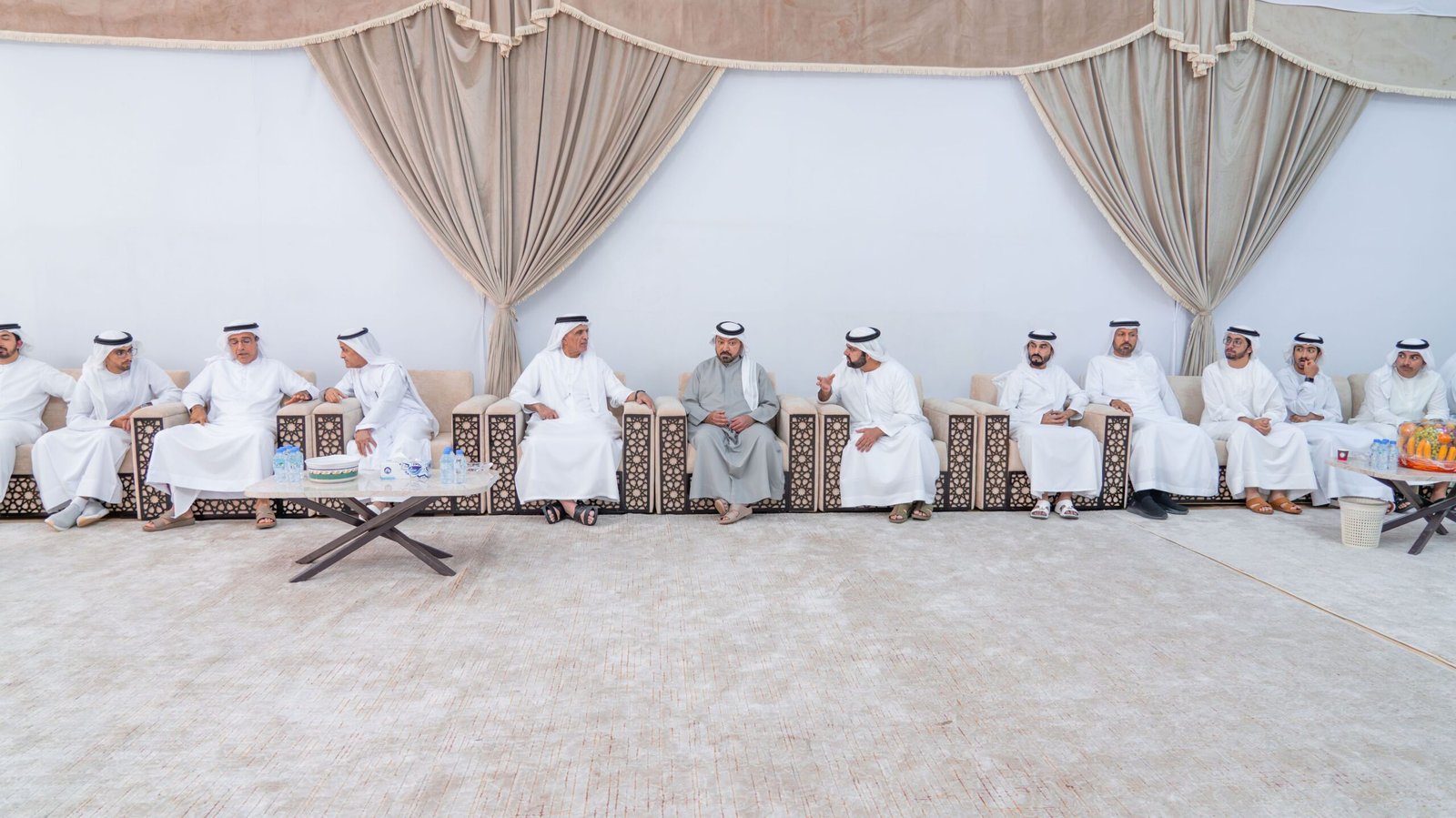 سعود بن صقر يقدم واجب العزاء في وفاة موزة بنت عبيد المري 1 سعود بن صقر يقدم واجب العزاء في وفاة موزة بنت عبيد المري
