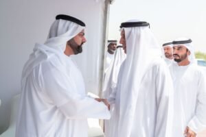 سعود بن صقر يقدم واجب العزاء في وفاة موزة بنت عبيد المري
