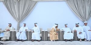 حاكم الفجيرة وولي عهده يتقبلان العزاء من أحمد بن حميد النعيمي بوفاة موزة بنت عبيد المرّي