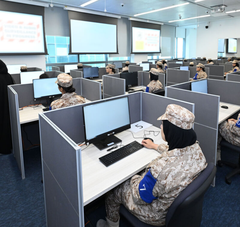 مبادرة الشيخة فاطمة بنت مبارك لتمكين المرأة في السلام والأمن تعزِّز الجاهزية الرقمية لدى منتسبات الدفعة الرابعة 1 مبادرة الشيخة فاطمة بنت مبارك لتمكين المرأة في السلام والأمن تعزِّز الجاهزية الرقمية لدى منتسبات الدفعة الرابعة