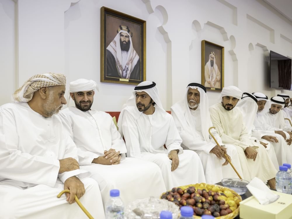 خليفة وزايد بن طحنون بن محمد يقدمان واجب العزاء في وفاة زوجة عبدالله علي القمزي 1 خليفة وزايد بن طحنون بن محمد يقدمان واجب العزاء في وفاة زوجة عبدالله علي القمزي
