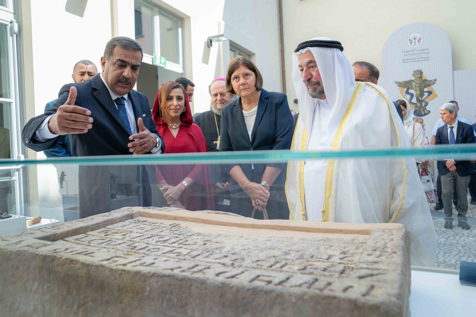 حاكم الشارقة يفتتح المعهد الثقافي العربي في ميلانو 1 حاكم الشارقة يفتتح المعهد الثقافي العربي في ميلانو