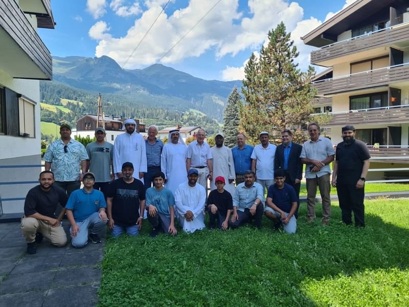 عمدة "بادهوف غاستن" النمساوية يشيد بالسلوك الحضاري للسياح الإماراتيين 1 عمدة "بادهوف غاستن" النمساوية يشيد بالسلوك الحضاري للسياح الإماراتيين