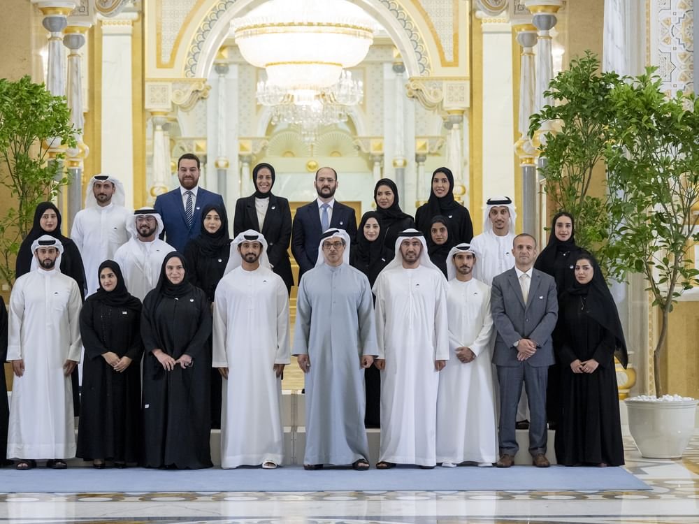 منصور بن زايد يطلع على أهم مبادرات مجلس تنافسية الكوادر الإماراتية لتعزيز مشاركة المواطنين في القطاع الخاص 1 منصور بن زايد يطلع على أهم مبادرات مجلس تنافسية الكوادر الإماراتية لتعزيز مشاركة المواطنين في القطاع الخاص