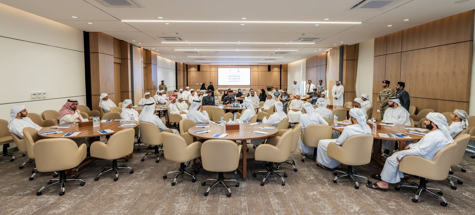 هيئة أبوظبي للدعم الاجتماعي تُعرِّف المستفيدين على الفرص الوظيفية لدى شرطة أبوظبي 1 هيئة أبوظبي للدعم الاجتماعي تُعرِّف المستفيدين على الفرص الوظيفية لدى شرطة أبوظبي