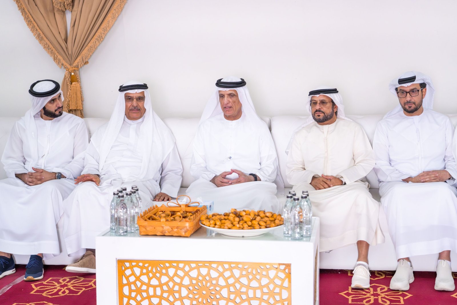 سعود بن صقر يقدم واجب العزاء بوفاة محمد بن سعيد الطاير 1 سعود بن صقر يقدم واجب العزاء بوفاة محمد بن سعيد الطاير