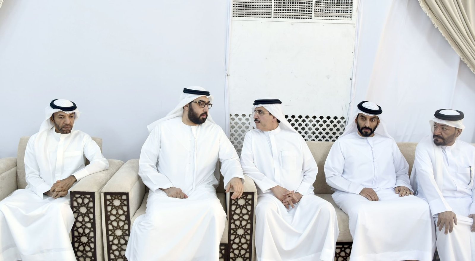 ولي عهد أم القيوين يقدم واجب العزاء بوفاة عارف عبيد راشد المهيري 1 ولي عهد أم القيوين يقدم واجب العزاء بوفاة عارف عبيد راشد المهيري