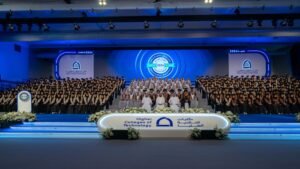 أحمد بن سعود القاسمي يشهد حفل تخريج طلاب وطالبات كليات التقنية العليا برأس الخيمة