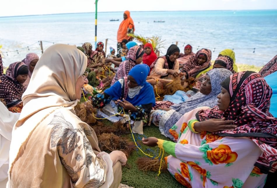 جواهر القاسمي تلتقي سيدة زنجبار الأولى و تبحث آفاق التعاون بين "القلب الكبير" ومنظمة"مايشا بورا" 1 جواهر القاسمي تلتقي سيدة زنجبار الأولى و تبحث آفاق التعاون بين "القلب الكبير" ومنظمة"مايشا بورا"