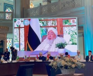 عبد الله بن بيه يشارك في المؤتمر الدولي للمنتدى الإسلامي العالمي في روسيا 2 عبد الله بن بيه يشارك في المؤتمر الدولي للمنتدى الإسلامي العالمي في روسيا