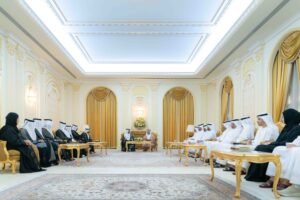 حاكم الشارقة يشهد أداء اليمين القانونية لرئيس وأعضاء المجلس البلدي لمدينة خورفكان