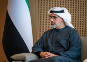 خالد بن محمد بن زايد يلتقي رئيس مجلس إدارة مجموعة "إتش إس بي سي" القابضة