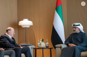 خالد بن محمد بن زايد يلتقي رئيس مجلس إدارة مجموعة "إتش إس بي سي" القابضة