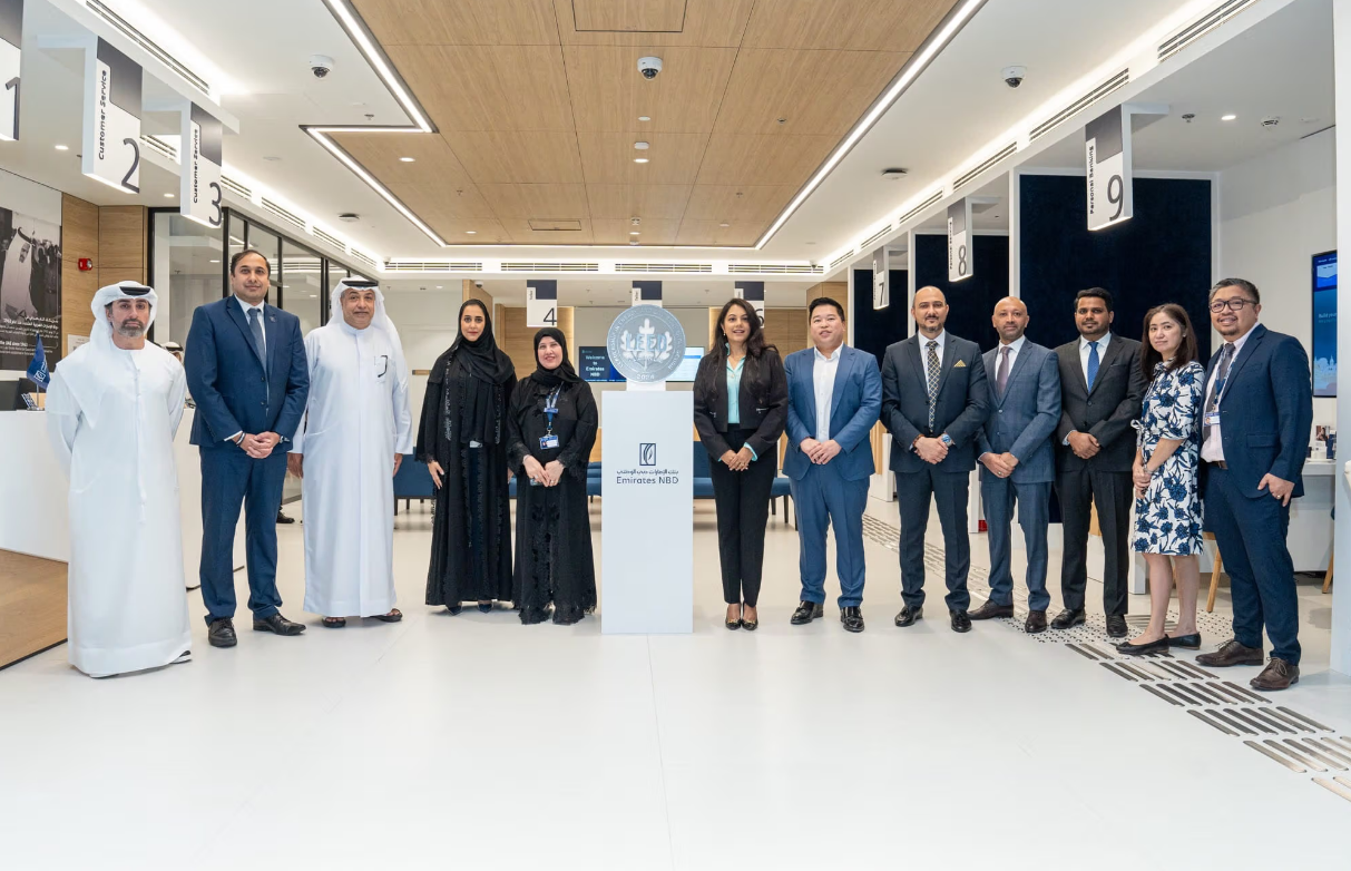 بنك الإمارات دبي الوطني يحقق المركز الأول عالمياً بأكبر عدد من الفروع الحاصلة على شهادة LEED البلاتينية 1 بنك الإمارات دبي الوطني يحقق المركز الأول عالمياً بأكبر عدد من الفروع الحاصلة على شهادة LEED البلاتينية