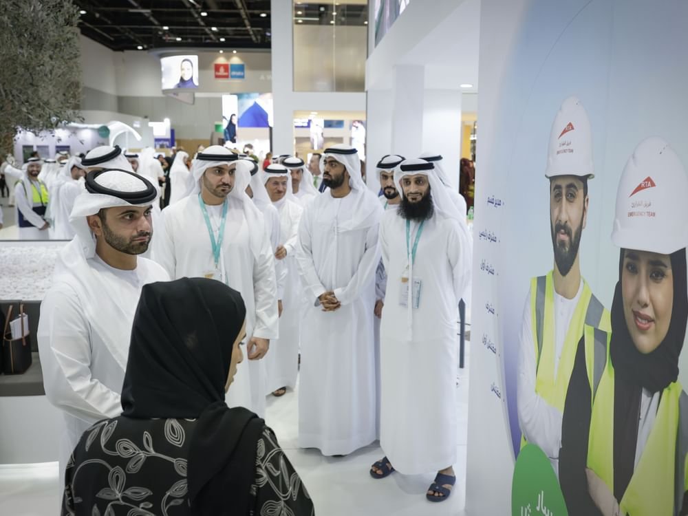 منصور بن محمد يفتتح النسخة الـ 23 من معرض رؤية- الإمارات للوظائف 1 منصور بن محمد يفتتح النسخة الـ 23 من معرض رؤية- الإمارات للوظائف
