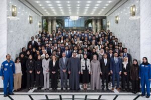 رئيس الدولة يلتقي طلبة الإمارات الدارسين في الولايات المتحدة ورائدي فضاء إماراتيين خريجي برنامج "ناسا"