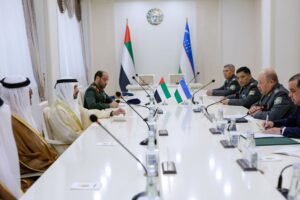 حمدان بن محمد يبحث مع وزير الدفاع الأوزبكي سبل تعزيز التعاون المشترك