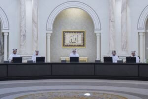 برئاسة ولي العهد.. "تنفيذي الشارقة" يعتمد خطة توفير محطات لشحن المركبات الكهربائية 2 برئاسة ولي العهد.. "تنفيذي الشارقة" يعتمد خطة توفير محطات لشحن المركبات الكهربائية