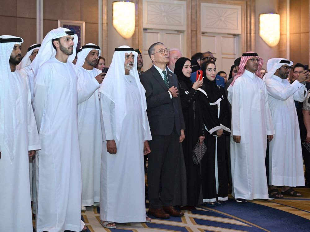 نهيان بن مبارك يحضر حفل السفارة الكورية بمناسبة اليوم الوطني 1 نهيان بن مبارك يحضر حفل السفارة الكورية بمناسبة اليوم الوطني