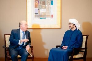 رئيس الدولة يتلقى رسالة خطية من رئيس البرازيل تسلمها عبد الله بن زايد