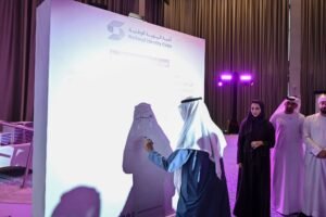 نهيان بن مبارك يعلن انطلاق أندية الهوية الوطنية بمدارس وجامعات الدولة