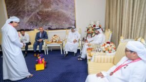 محمد الشرقي يستقبل فريق نادي الفجيرة العلمي الفائز بعدد من الميداليات في يوم المخترعين بأندونيسيا