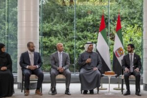 رئيس الدولة يلتقي طلبة الإمارات الدارسين في الولايات المتحدة ورائدي فضاء إماراتيين خريجي برنامج "ناسا"