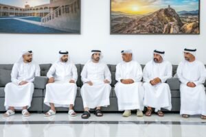حمدان بن محمد يقدم واجب العزاء في شهداء الوطن