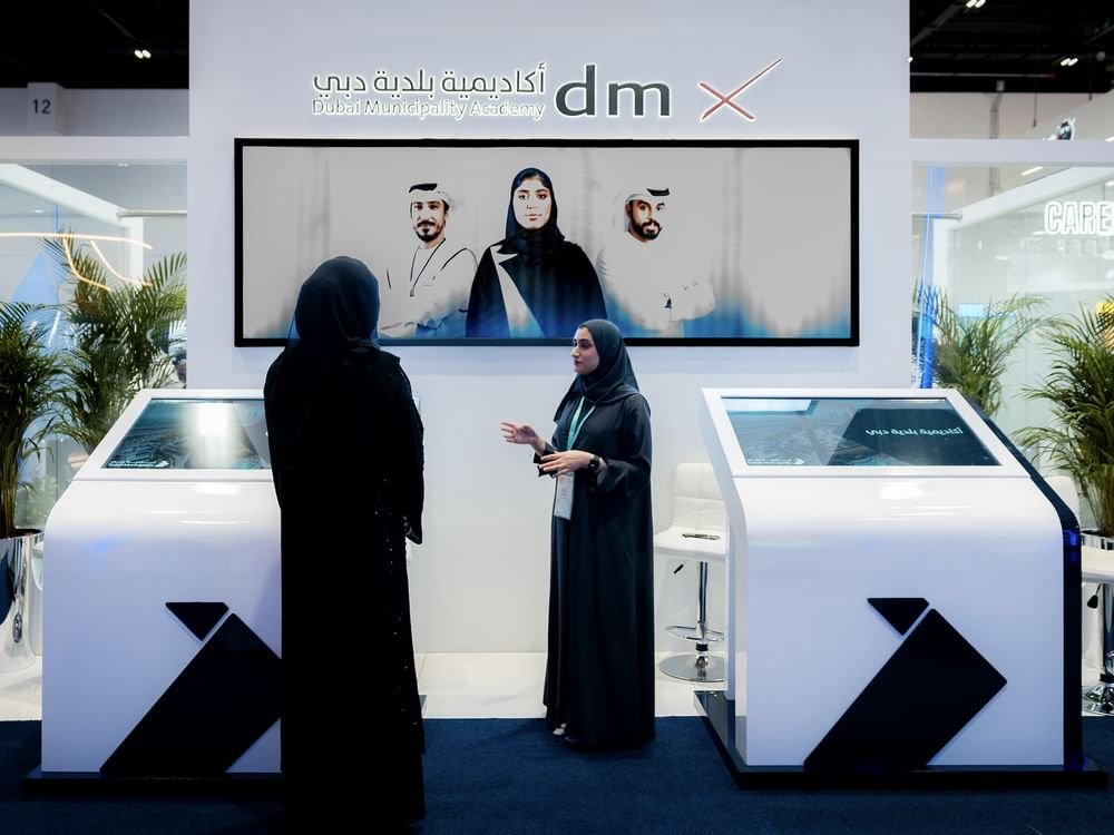 بلدية دبي تطلق خلال معرض الإمارات للوظائف 2024.. برنامج "مواهب 71" لتطوير الكفاءات الوطنية 1 بلدية دبي تطلق خلال معرض الإمارات للوظائف 2024.. برنامج "مواهب 71" لتطوير الكفاءات الوطنية