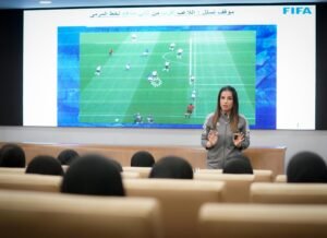 اتحاد الكرة يُنظم دورة تطوير أداء الحكمات