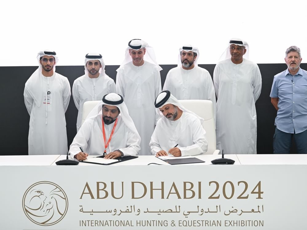 "منتجع الفرسان الرياضي الدولي" يوقع اتفاقية تعاون مع كراكال ويطلق أول أكاديمية رماية في الإمارات 1 "منتجع الفرسان الرياضي الدولي" يوقع اتفاقية تعاون مع كراكال ويطلق أول أكاديمية رماية في الإمارات