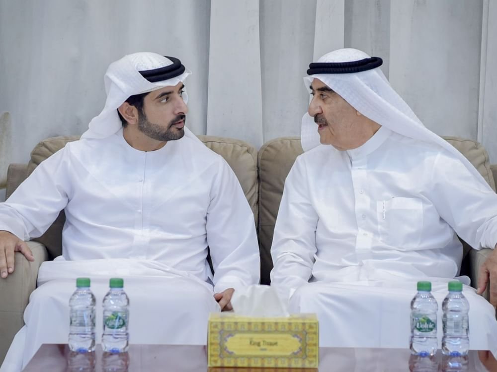حاكم أم القيوين يتقبل تعازي حمدان بن محمد وأحمد بن محمد في وفاة عبدالله بن أحمد المعلا 1 حاكم أم القيوين يتقبل تعازي حمدان بن محمد وأحمد بن محمد في وفاة عبدالله بن أحمد المعلا