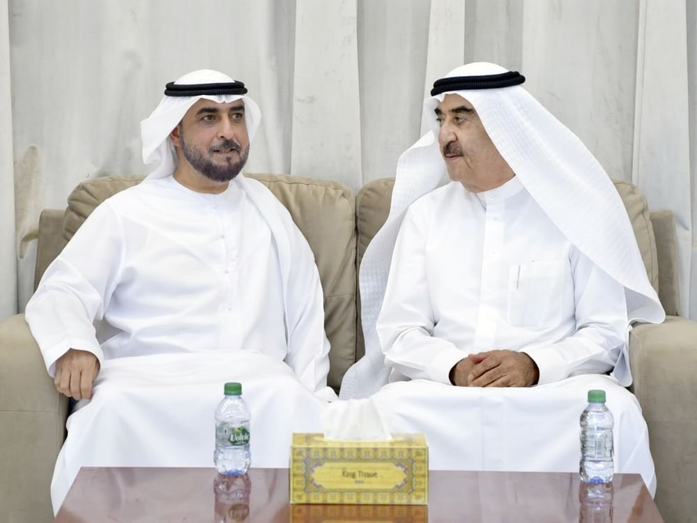 حاكم أم القيوين يتقبل التعازي من رئيس دائرة المالية المركزية بالشارقة فى وفاة الشيخ عبدالله بن أحمد المعلا 1 حاكم أم القيوين يتقبل التعازي من رئيس دائرة المالية المركزية بالشارقة فى وفاة الشيخ عبدالله بن أحمد المعلا