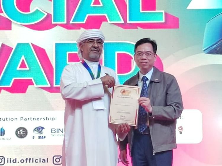 "الفجيرة العلمي" يفوز بأفضل ابتكار في "يوم المخترعين" بإندونيسيا 1 "الفجيرة العلمي" يفوز بأفضل ابتكار في "يوم المخترعين" بإندونيسيا