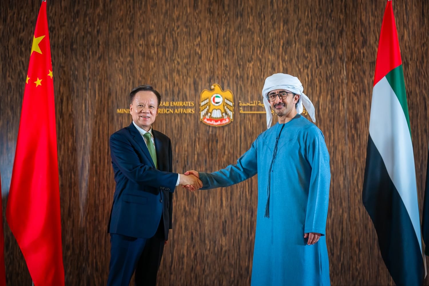 عبدالله بن زايد يستقبل عضو المكتب السياسي للجنة المركزية للحزب الشيوعي الصيني 1 عبدالله بن زايد يستقبل عضو المكتب السياسي للجنة المركزية للحزب الشيوعي الصيني