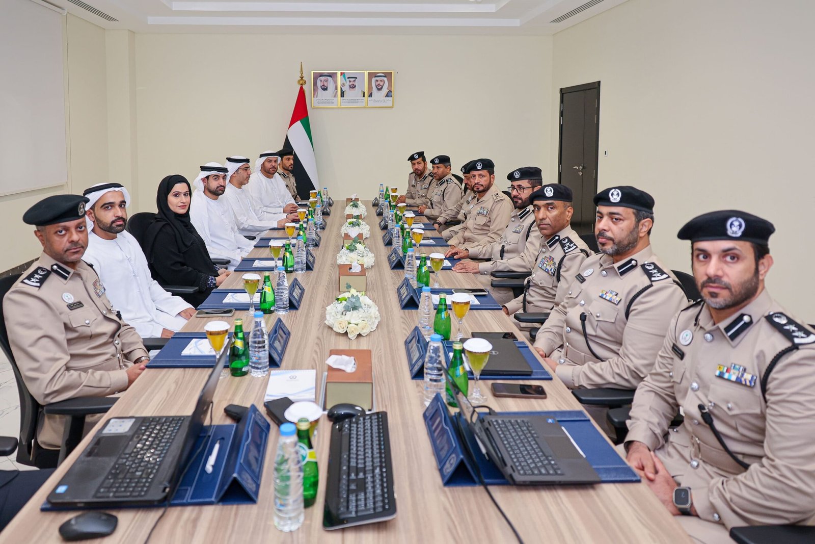 شرطة الشارقة والدائرة الرقمية تبحثان التعاون فى مجالات إدارة البيانات 1 شرطة الشارقة والدائرة الرقمية تبحثان التعاون فى مجالات إدارة البيانات
