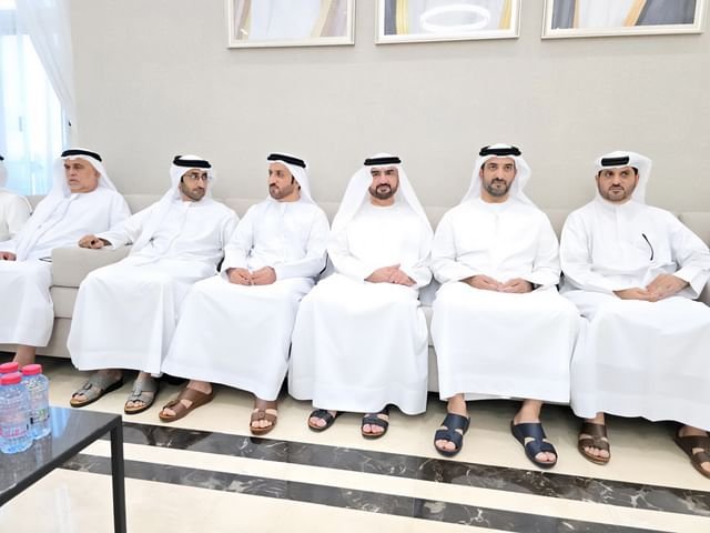 عبدالله بن سالم القاسمي وسلطان بن أحمد القاسمي يعزيان في وفاة عبدالباسط بوالزود 1 عبدالله بن سالم القاسمي وسلطان بن أحمد القاسمي يعزيان في وفاة عبدالباسط بوالزود