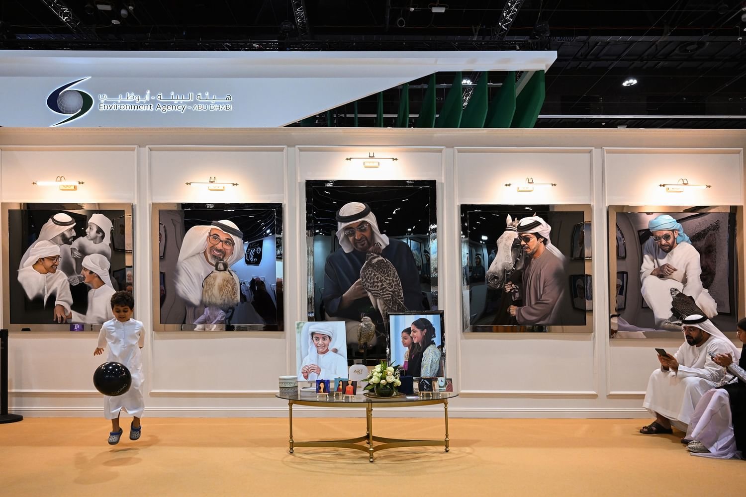 "معرض الصيد والفروسية" .. إبداعات فنية عالمية تحتفي بالتراث 1 "معرض الصيد والفروسية" .. إبداعات فنية عالمية تحتفي بالتراث