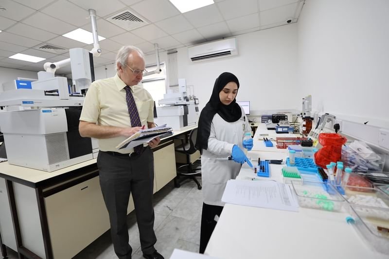 مختبرات بلدية الشارقة المركزية تحصل على الاعتماد الدولي من بريطانيا 1 مختبرات بلدية الشارقة المركزية تحصل على الاعتماد الدولي من بريطانيا