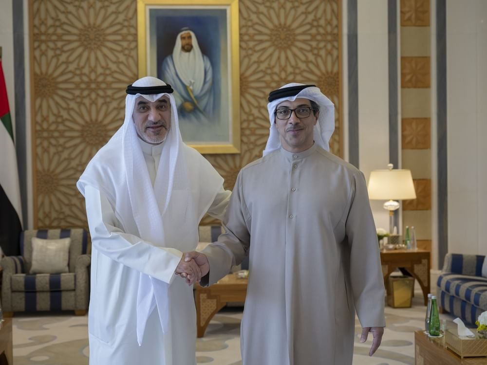 منصور بن زايد والنائب الأول لرئيس مجلس الوزراء الكويتي يبحثان علاقات البلدين 1 منصور بن زايد والنائب الأول لرئيس مجلس الوزراء الكويتي يبحثان علاقات البلدين