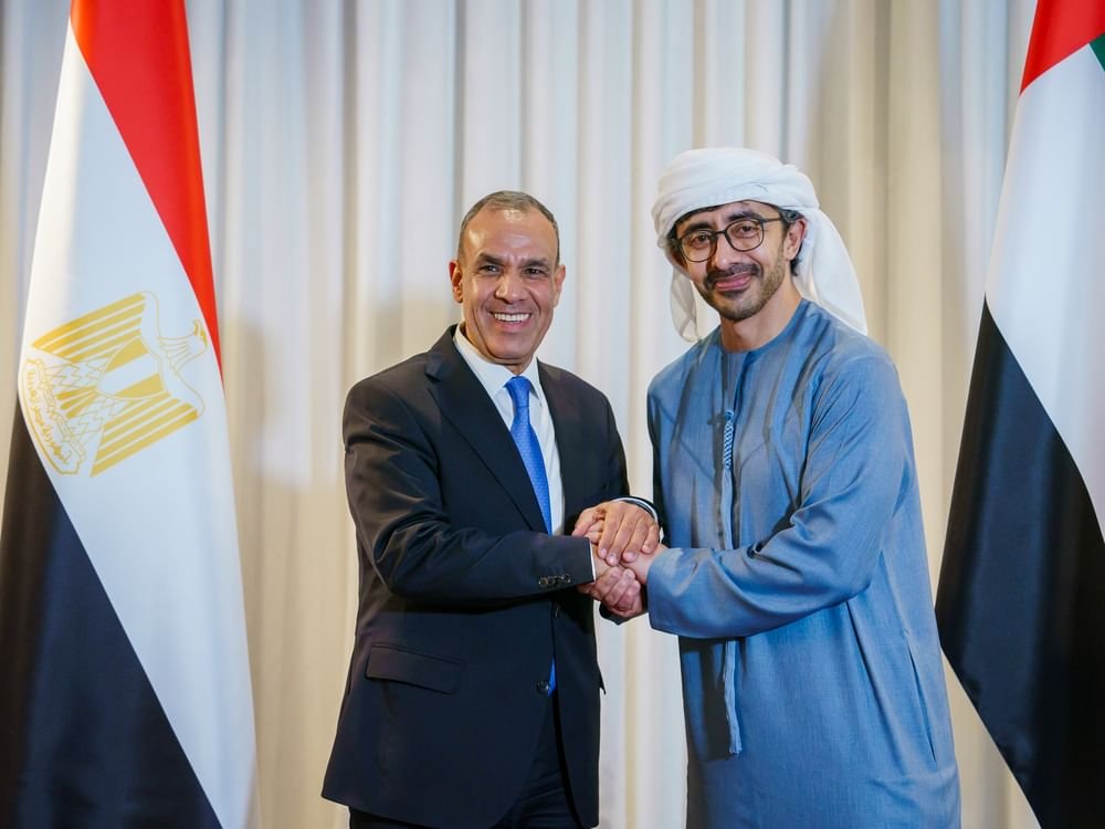 عبدالله بن زايد ووزير الخارجية المصري يبحثان في أبوظبي العلاقات الأخوية والتطورات بالمنطقة 1 عبدالله بن زايد ووزير الخارجية المصري يبحثان في أبوظبي العلاقات الأخوية والتطورات بالمنطقة
