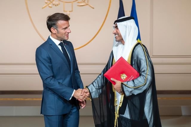 سفير الإمارات يقدم أوراق اعتماده إلى الرئيس الفرنسي 1 سفير الإمارات يقدم أوراق اعتماده إلى الرئيس الفرنسي