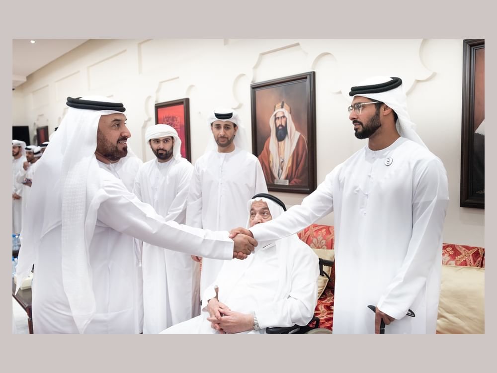 زايد بن حمدان بن زايد يقدم واجب العزاء بوفاة السيد موسى السيد عبدالرحيم الهاشمي 1 زايد بن حمدان بن زايد يقدم واجب العزاء بوفاة السيد موسى السيد عبدالرحيم الهاشمي
