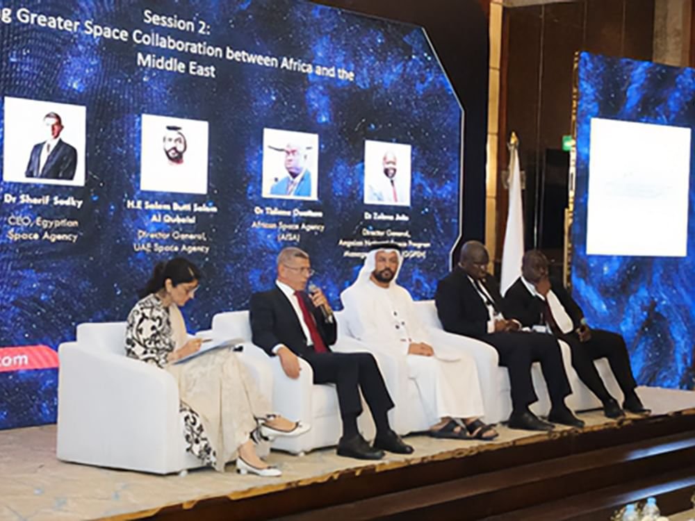 الإمارات تشارك في مؤتمر "آفاق الفضاء الجديدة بين أفريقيا والشرق الأوسط" بمصر 1 الإمارات تشارك في مؤتمر "آفاق الفضاء الجديدة بين أفريقيا والشرق الأوسط" بمصر