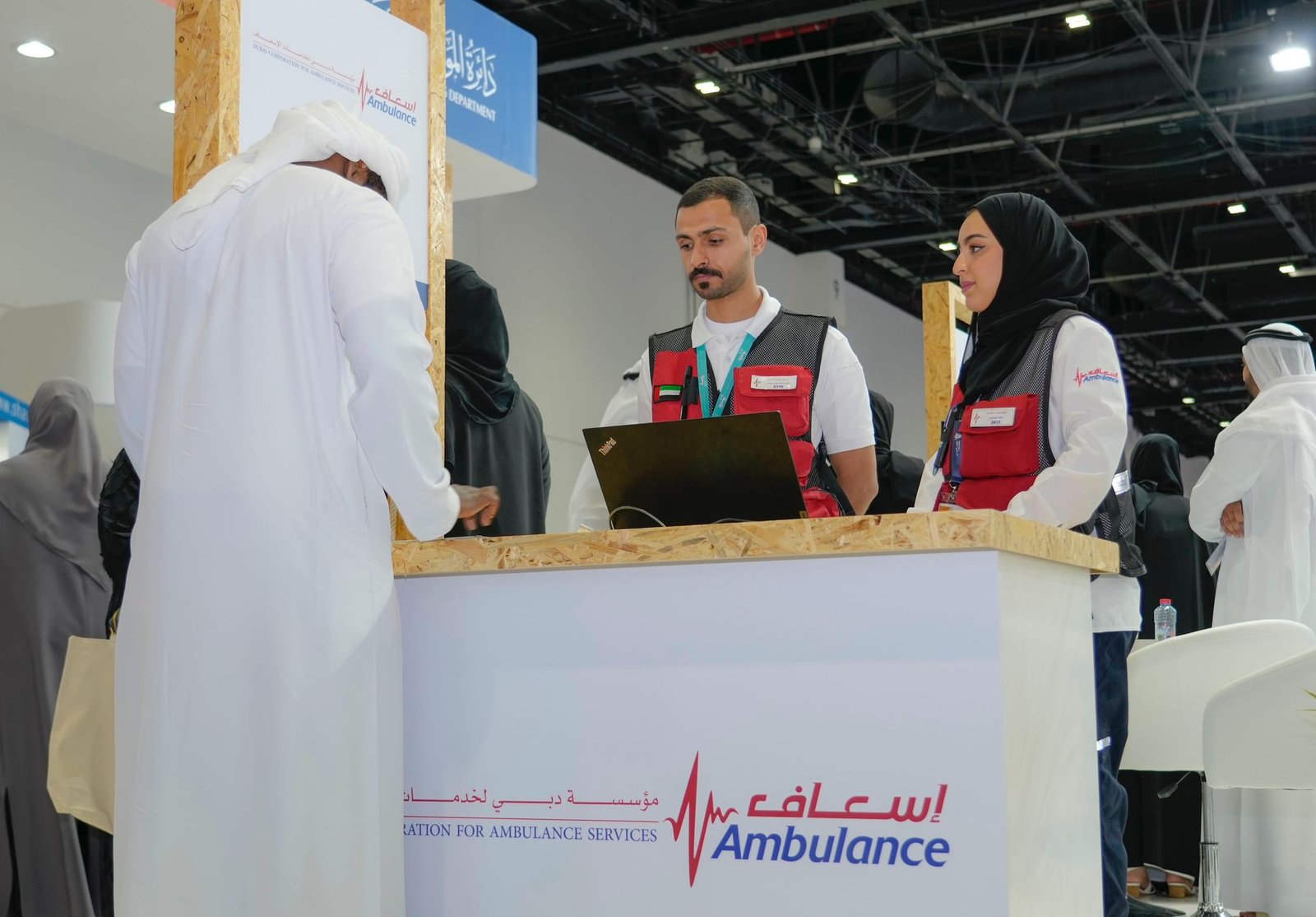 "إسعاف دبي" تطرح وظائف مهنية وإدارية في"الإمارات للوظائف" 1 "إسعاف دبي" تطرح وظائف مهنية وإدارية في"الإمارات للوظائف"