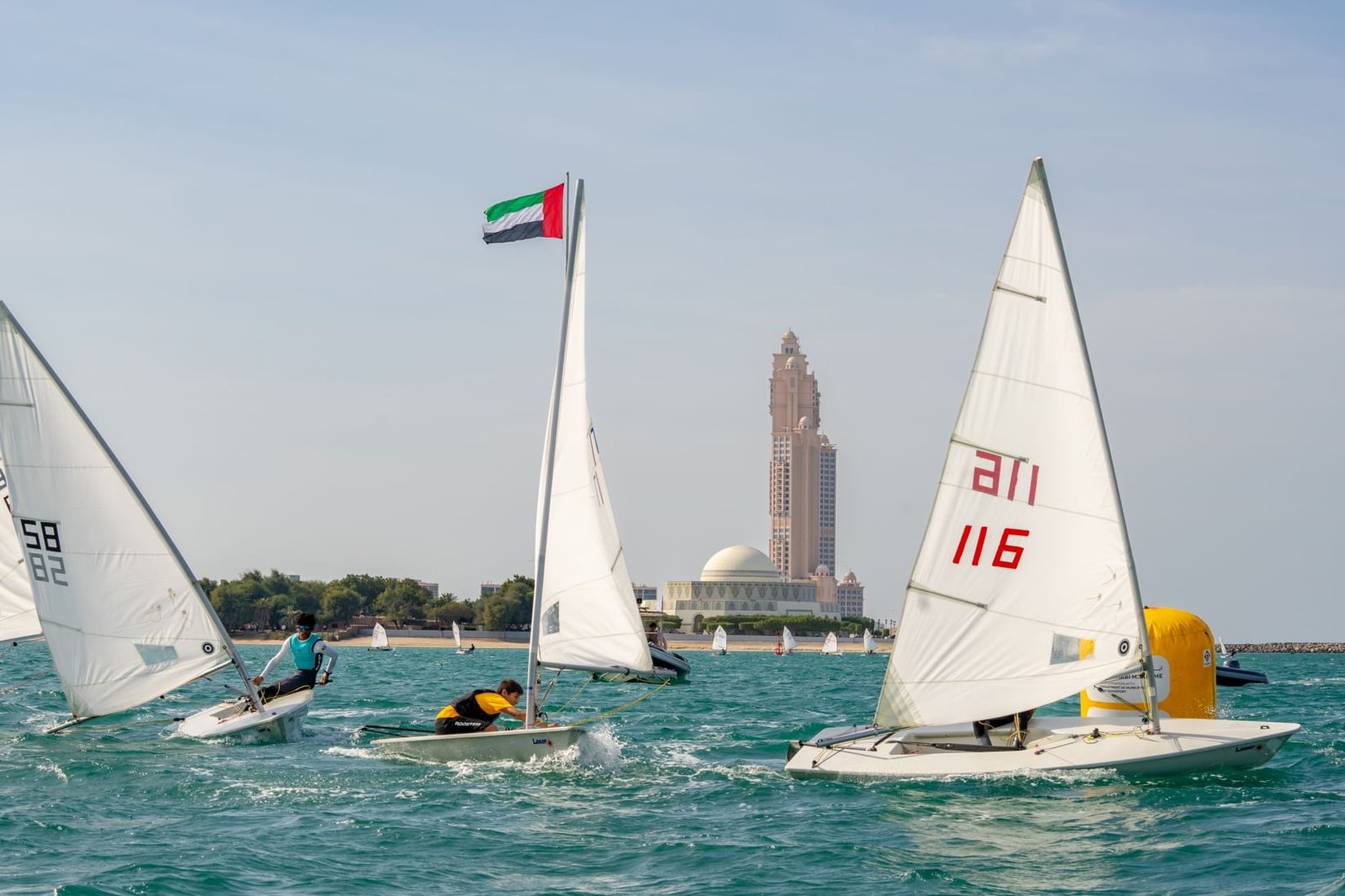 "بطل الإمارات للشراع الحديث" تفتتح موسم أبوظبي البحري 1 "بطل الإمارات للشراع الحديث" تفتتح موسم أبوظبي البحري