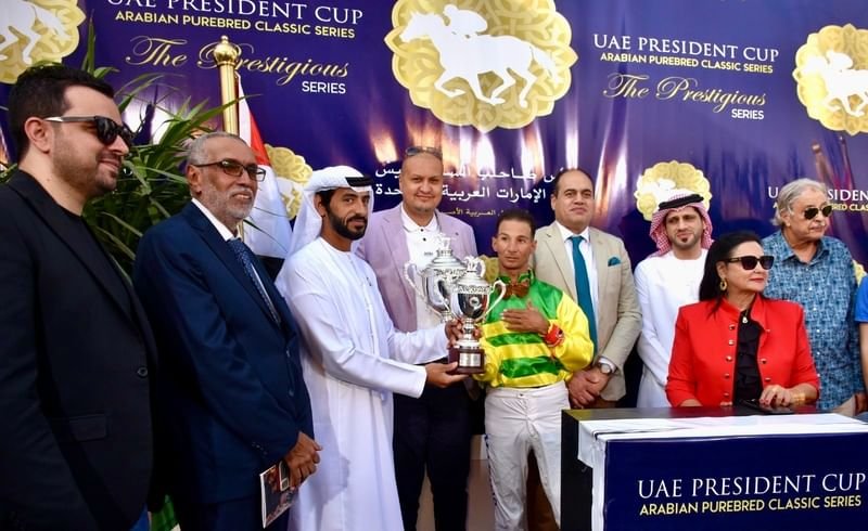 الجواد "بريق الأمل" بطلا لكأس رئيس الدولة للخيول العربية في مصر 1 الجواد "بريق الأمل" بطلا لكأس رئيس الدولة للخيول العربية في مصر